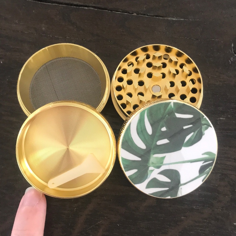Palm Leaf Herb Grinder 🐸